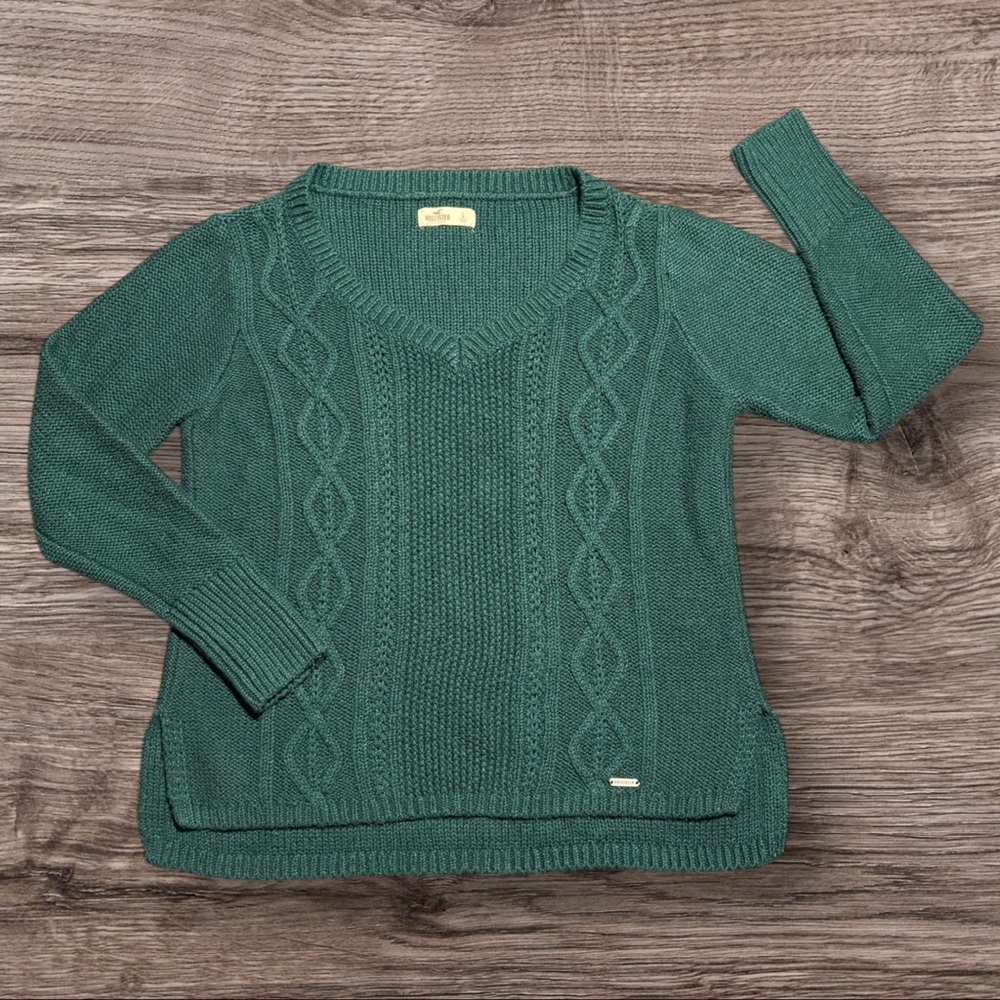 Vintage Y2K Hollister Co. V-Neck Cable Knit Sweater